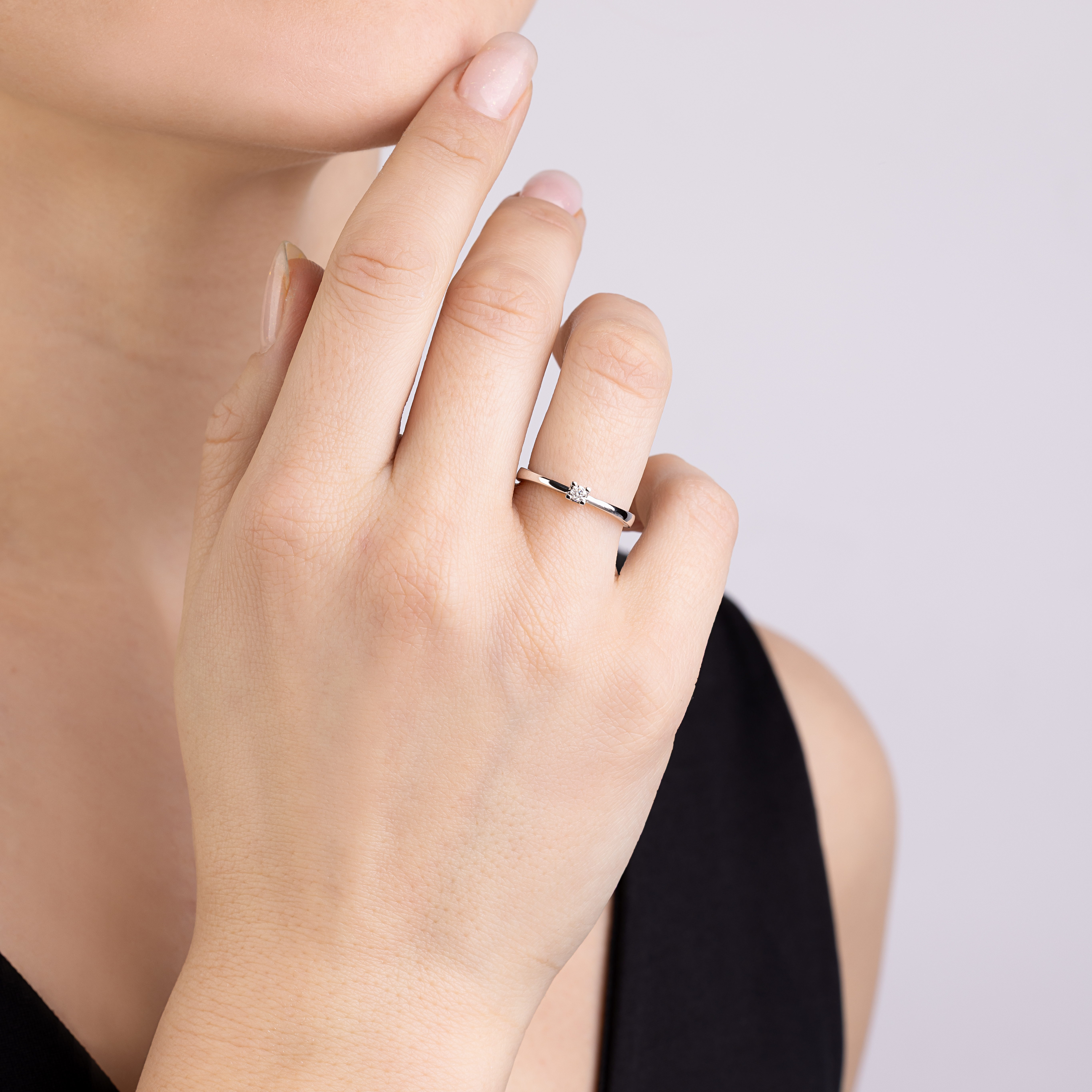 картинка Каблучка з діамантом із білого золота, 10527414