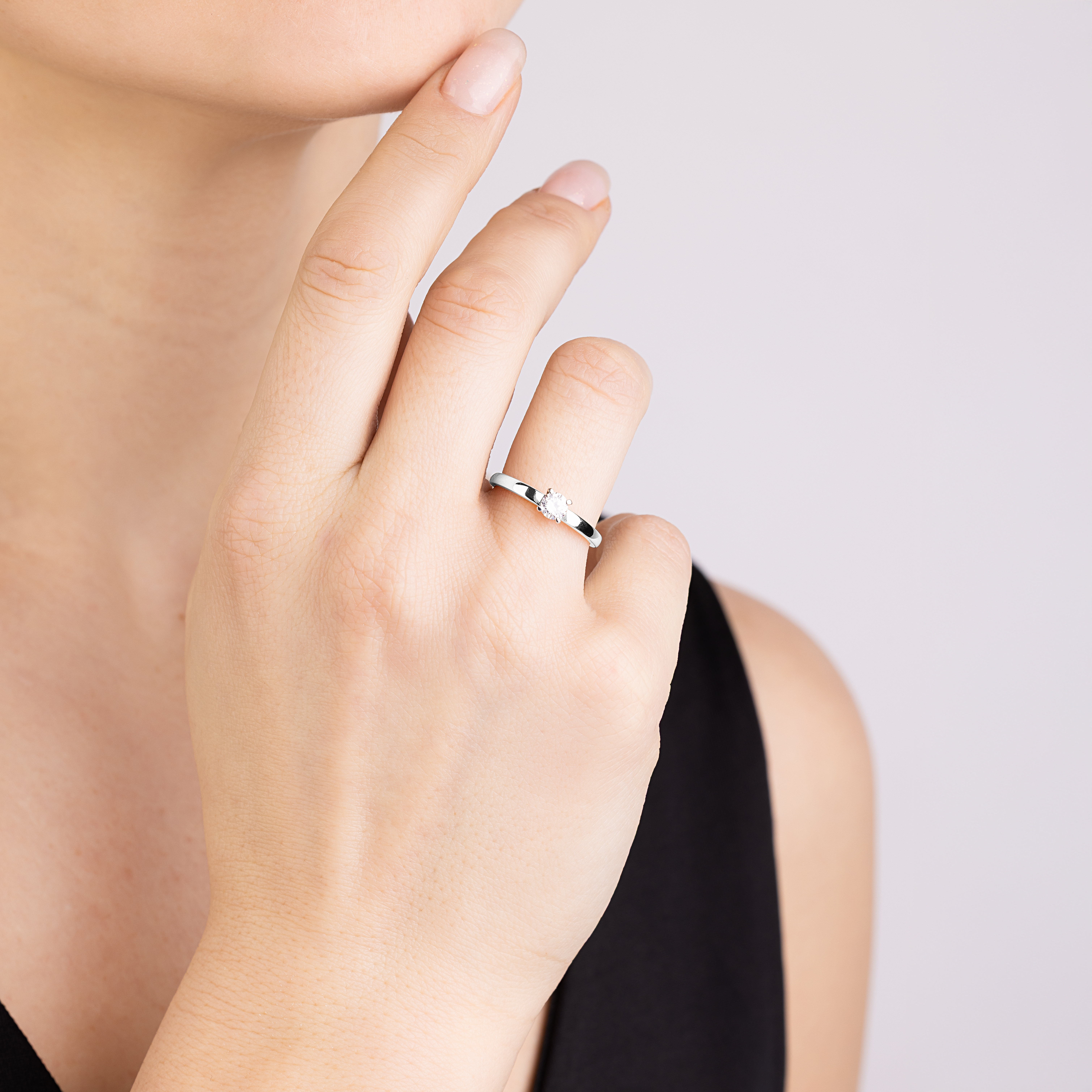 картинка Каблучка з діамантом із білого золота, 10447367