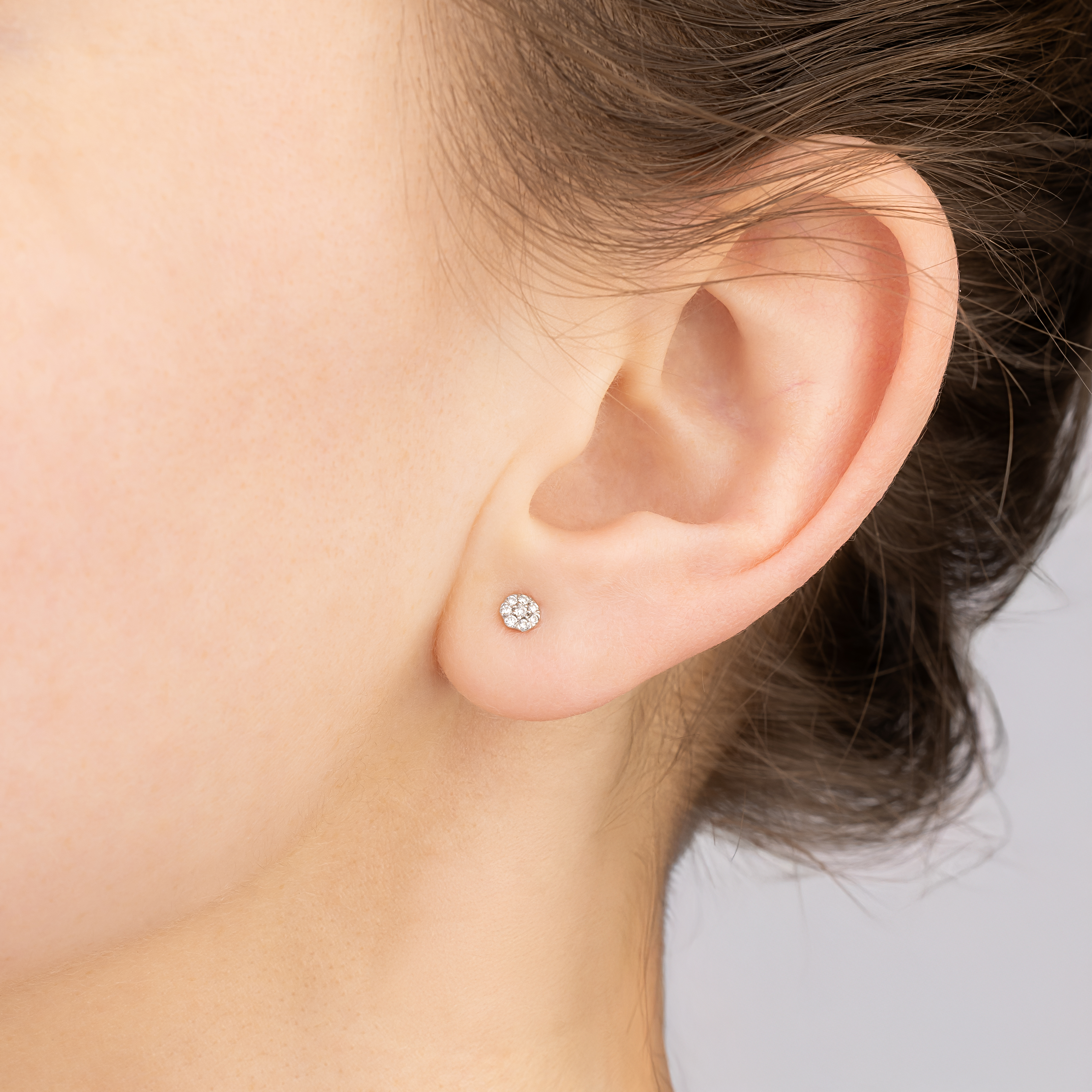 картинка Золотые серьги-пусеты с бриллиантами, 10499837